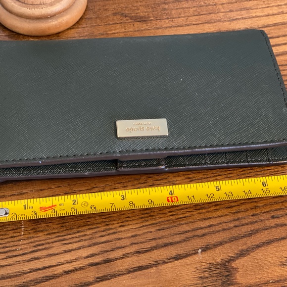 Kate Spade wallet - Picture 4 of 5